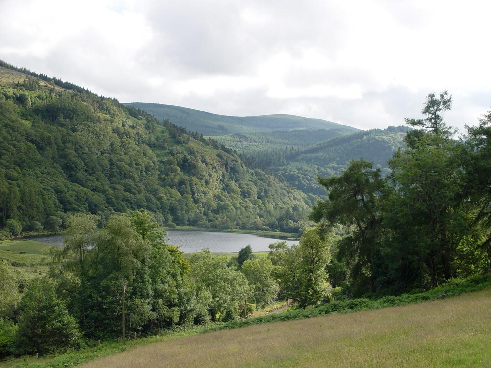 Glendalough International Youth Hostel Laragh Exterior photo The Blackwater Valley