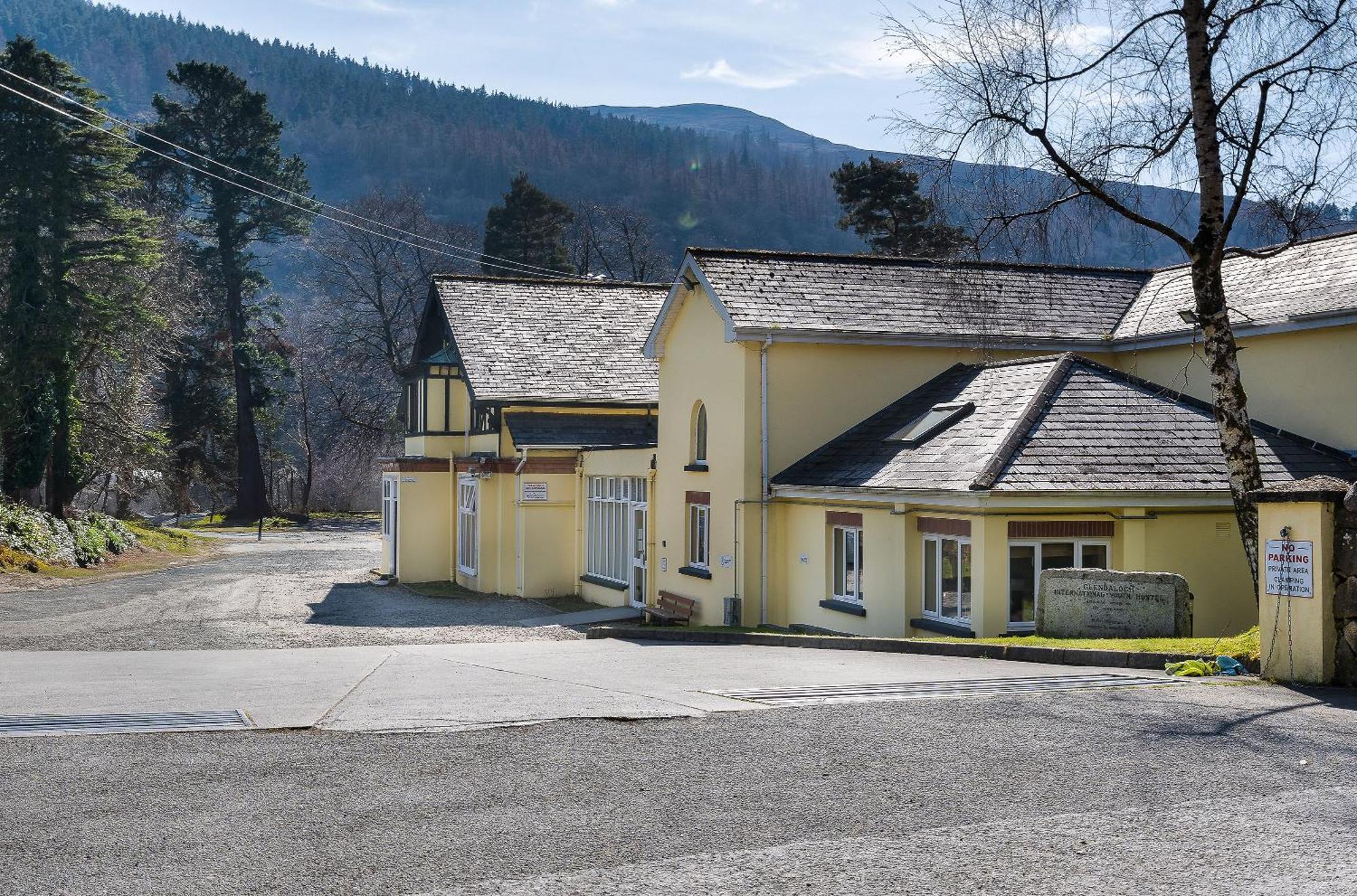 Glendalough International Youth Hostel Laragh Exterior photo